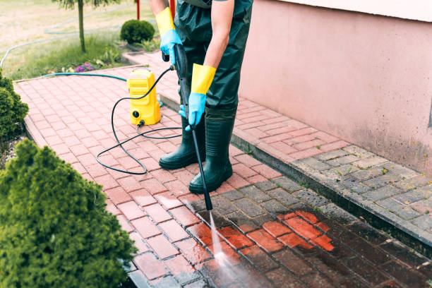 Garage Pressure Washing in Taft Mosswood, CA